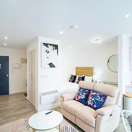 Perfectly Located - Apartment