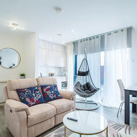 Perfectly Located - Apartment
