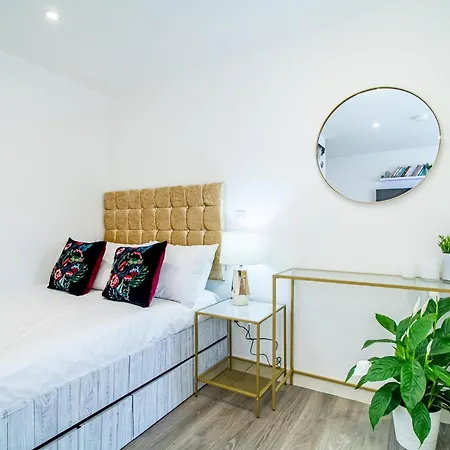 Perfectly Located - Apartment